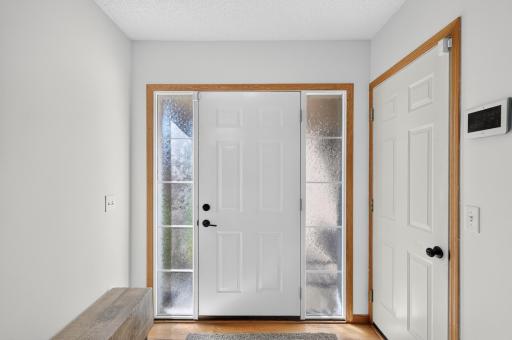 911 Cobblestone Lane, Belle Plaine, MN 56011