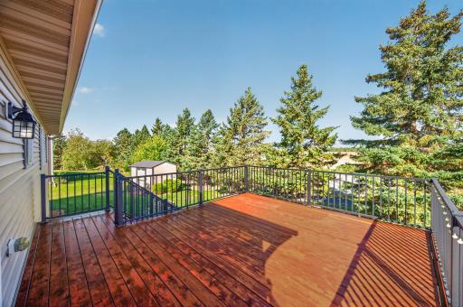 911 Cobblestone Lane, Belle Plaine, MN 56011