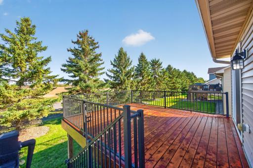 911 Cobblestone Lane, Belle Plaine, MN 56011