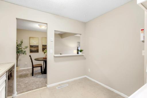 1207 Trailwood S, Hopkins, MN 55343
