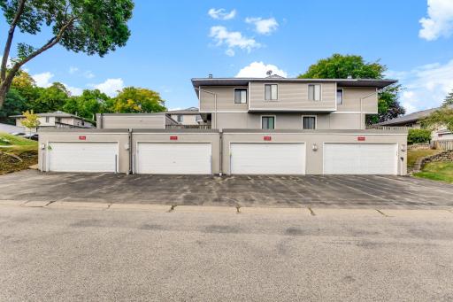 1207 Trailwood S, Hopkins, MN 55343