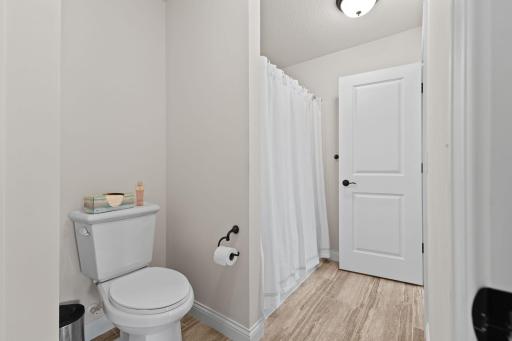 1540 Deephaven Drive, Woodbury, MN 55129