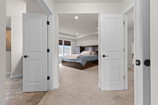 1540 Deephaven Drive, Woodbury, MN 55129