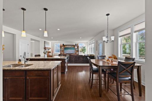 1540 Deephaven Drive, Woodbury, MN 55129