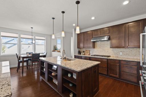 1540 Deephaven Drive, Woodbury, MN 55129