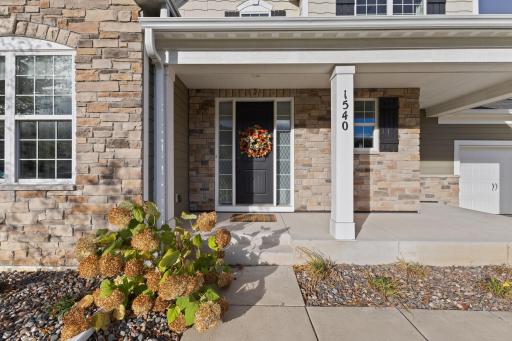 1540 Deephaven Drive, Woodbury, MN 55129