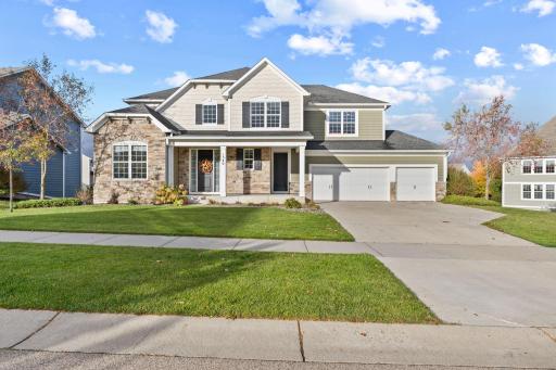 1540 Deephaven Drive, Woodbury, MN 55129