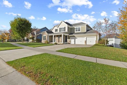 1540 Deephaven Drive, Woodbury, MN 55129