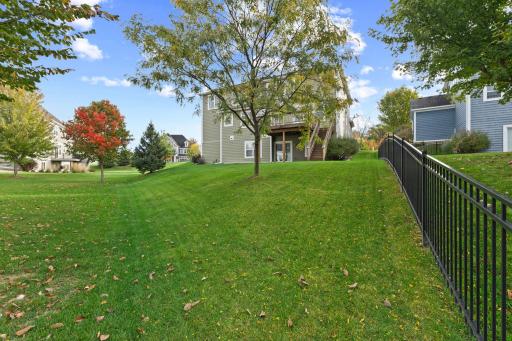1540 Deephaven Drive, Woodbury, MN 55129