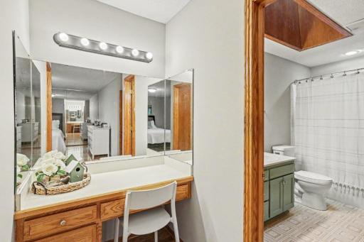 6610 Falstaff Road, Woodbury, MN 55125