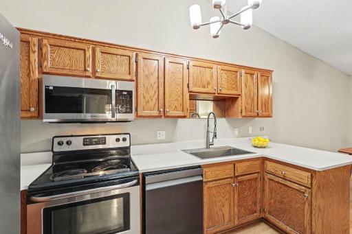 6610 Falstaff Road, Woodbury, MN 55125