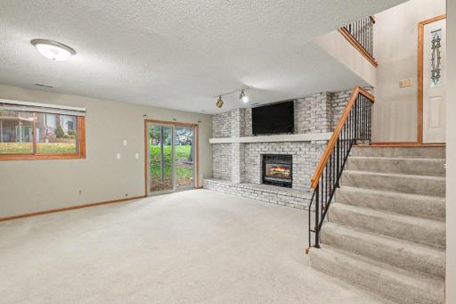 6610 Falstaff Road, Woodbury, MN 55125