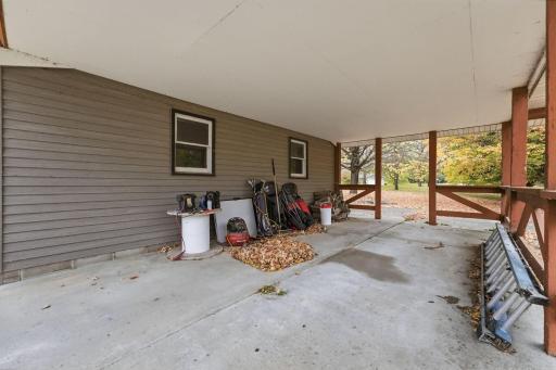 19583 71st Street NE, New London, MN 56273