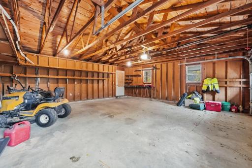 19583 71st Street NE, New London, MN 56273