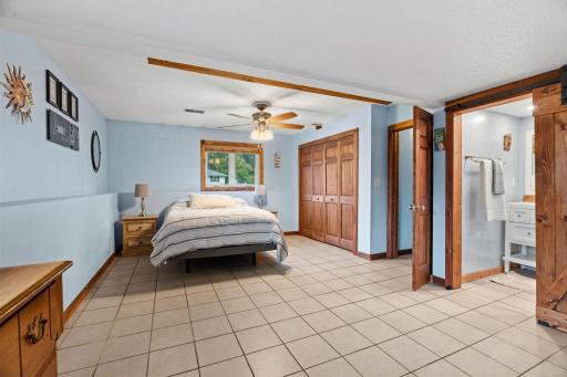680 Hiawatha Avenue, Vadnais Heights, MN 55127