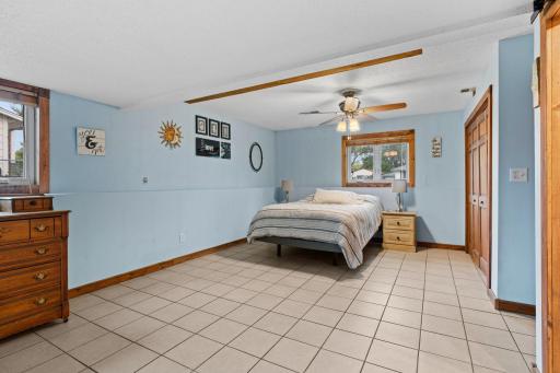 680 Hiawatha Avenue, Vadnais Heights, MN 55127