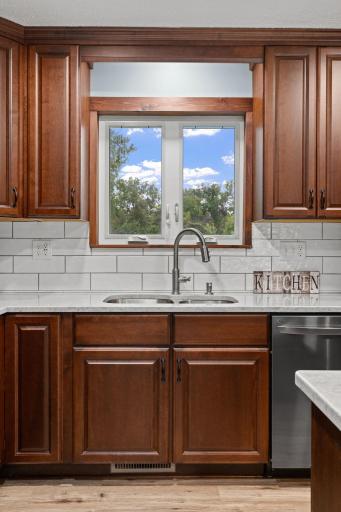 680 Hiawatha Avenue, Vadnais Heights, MN 55127