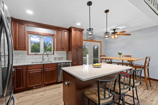 680 Hiawatha Avenue, Vadnais Heights, MN 55127