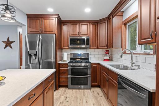 680 Hiawatha Avenue, Vadnais Heights, MN 55127