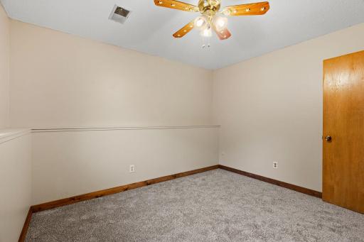 680 Hiawatha Avenue, Vadnais Heights, MN 55127
