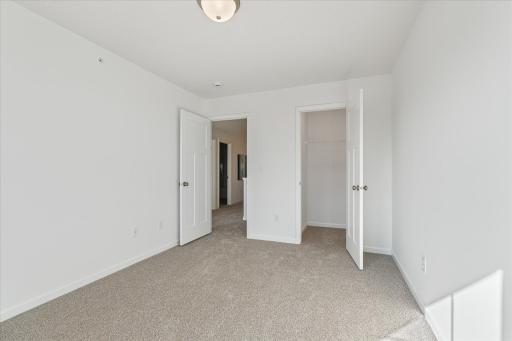 6716 Jorgensen Avenue S, Cottage Grove, MN 55016