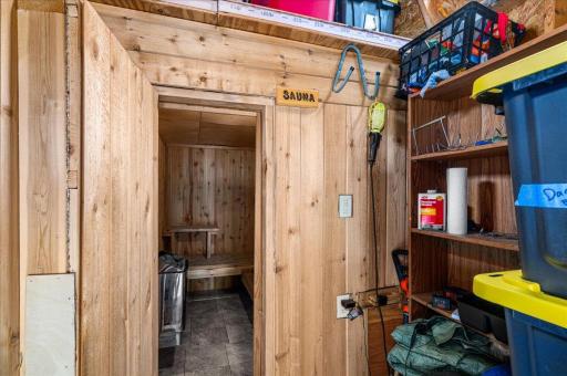 21 Dalles Avenue, Carlton, MN 55718