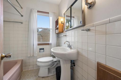 5234 Girard Avenue N, Minneapolis, MN 55430