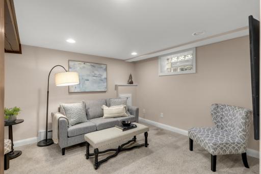 2194 Stanford Avenue, Saint Paul, MN 55105