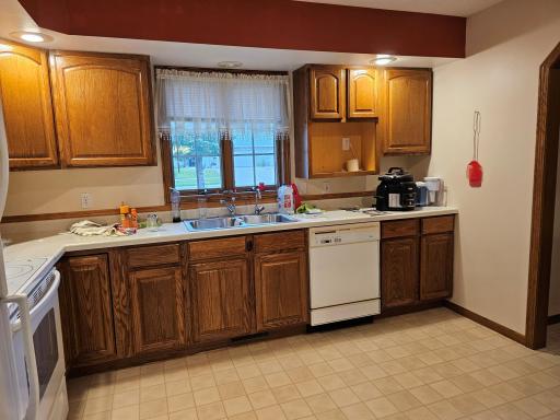 2704 9th Street SW, Willmar, MN 56201