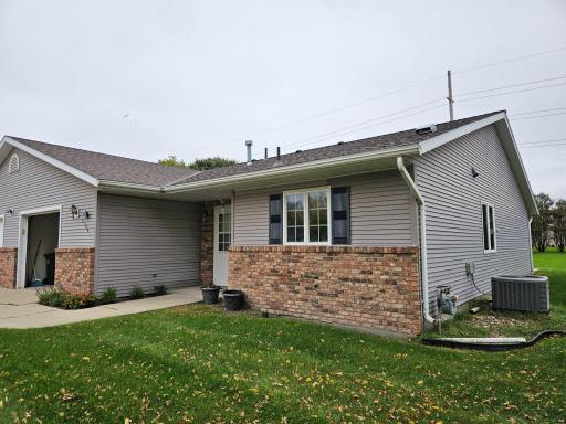 2704 9th Street SW, Willmar, MN 56201
