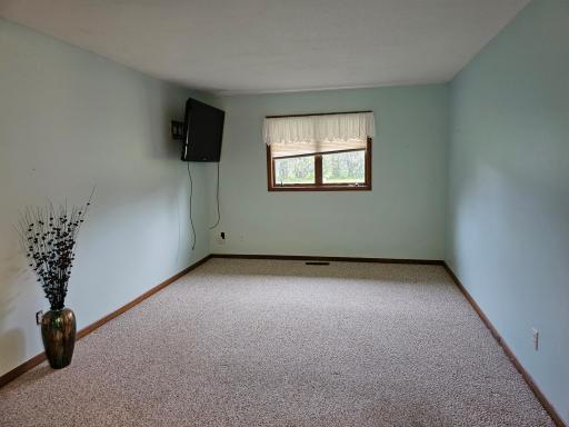 2704 9th Street SW, Willmar, MN 56201