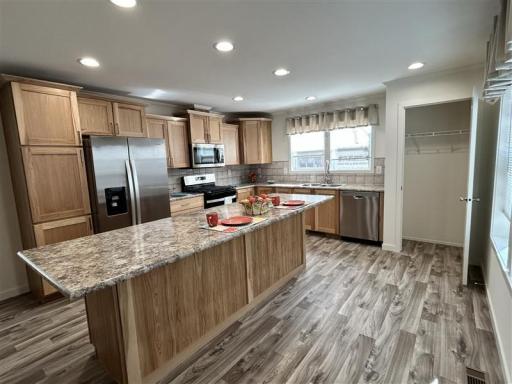 21 Perimeter Drive, Sartell, MN 56377
