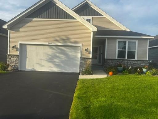 7604 38th Street N, Oakdale, MN 55128