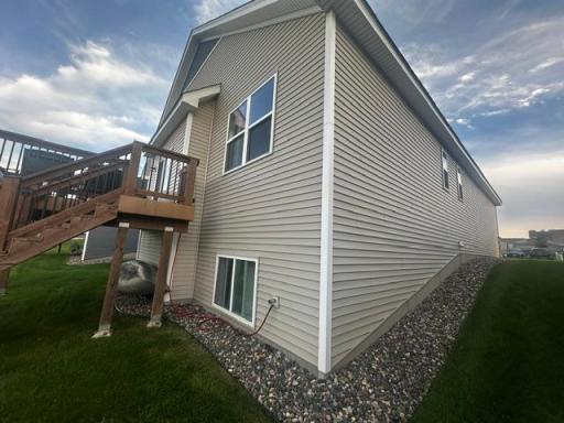 7604 38th Street N, Oakdale, MN 55128