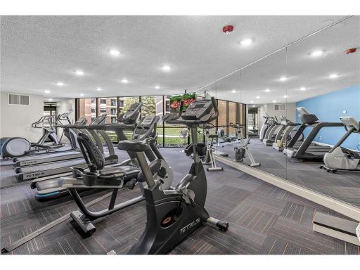 7200 York Avenue S, 101, Edina, MN 55435
