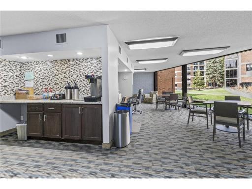 7200 York Avenue S, 101, Edina, MN 55435