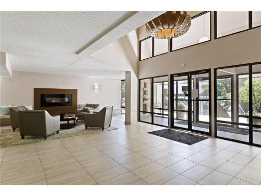 7200 York Avenue S, 101, Edina, MN 55435