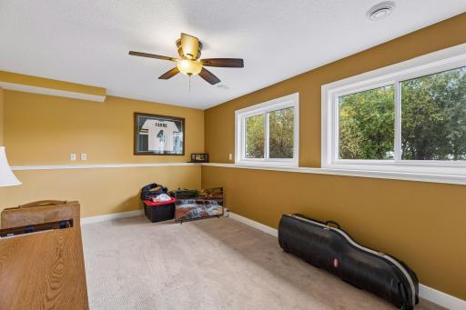 12313 Michelle Circle, Burnsville, MN 55337