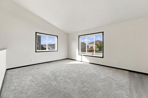 916 Eaglewood Avenue W, West Fargo, ND 58078