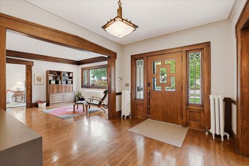 1221 / 1223 Mount Curve Avenue, Minneapolis, MN 55403