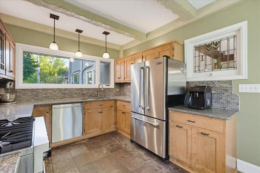 1221 / 1223 Mount Curve Avenue, Minneapolis, MN 55403