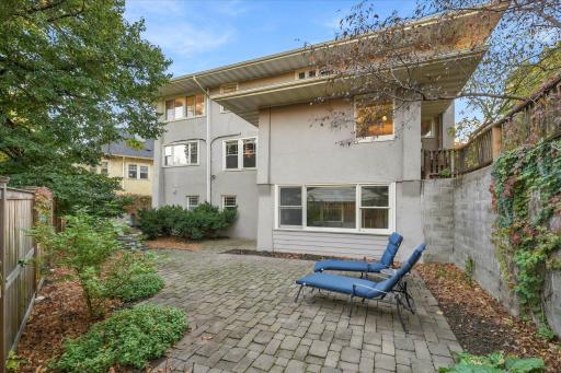 1221 / 1223 Mount Curve Avenue, Minneapolis, MN 55403