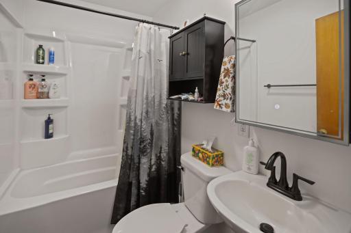 1103 6th Street NW, Faribault, MN 55021