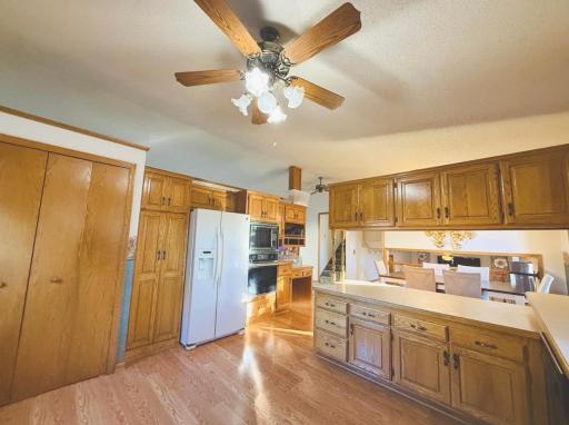 886 Iroquois Avenue, Saint Paul, MN 55119
