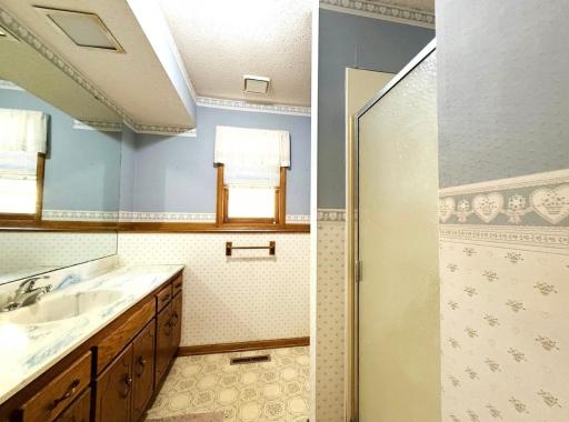 886 Iroquois Avenue, Saint Paul, MN 55119