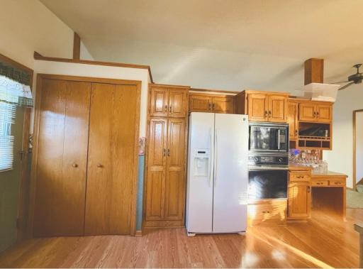 886 Iroquois Avenue, Saint Paul, MN 55119