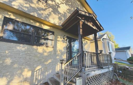 886 Iroquois Avenue, Saint Paul, MN 55119