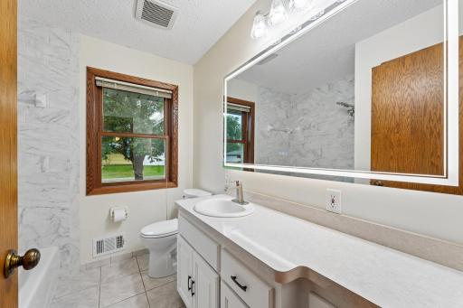 29-web-or-mls-Whitewater Trl-S1610-029.jpg