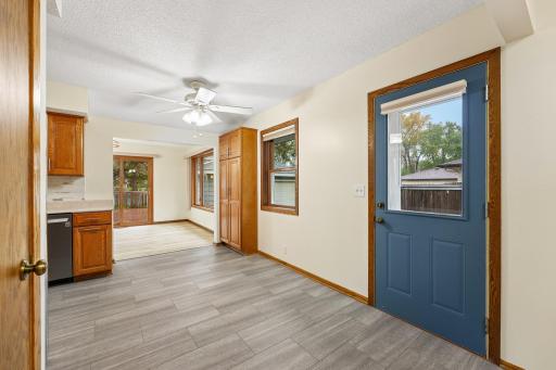 13-web-or-mls-Whitewater Trl-S1610-013.jpg