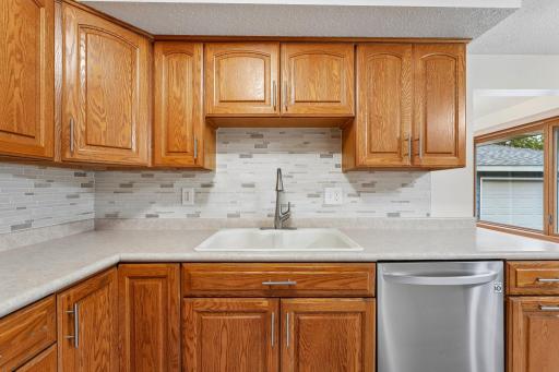 18-web-or-mls-Whitewater Trl-S1610-018.jpg